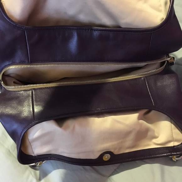 Like new authentic Coach purse - Picture 3 of 3